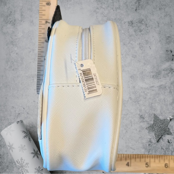 SNOWMAN Cosmetic Bag by Bath & Body Works - Picture 5 of 5